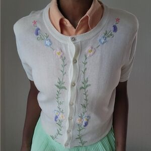 Vintage Embroidered Floral Cottagecore Cardigan